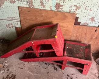 2 METAL RAMPS