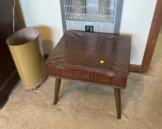 TRASHCAN HASSOCK VALET