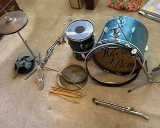DRUM SET
