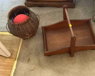 BASKET AND WOODEN TRAY