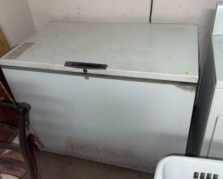 WESTINGHOUSE CHEST FREEZER