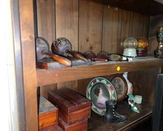 SNOW GLOBES, TRINKET BOXES, VARIOUS DECOR