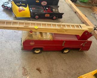 VINTAGE METAL TONKA FIRETRUCK