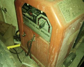 LINCOLN AC/DC Buzz Box stick welder