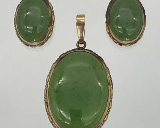 6 VintageNephriteJadePendantwithMatchingClipEarrings