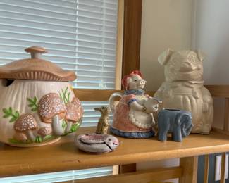 Vintage Mushroom Theme Soup Turine, Ceramic Collectibles 