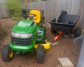 John Deere L130 Lawnmower, Lawnmower Garden Trailer