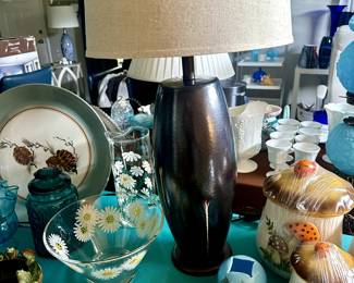 Culver vintage daisy iced tea pitcher and chip bowl.