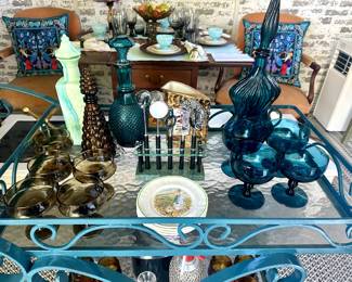 Empoli Italy wine decanter and 4 glasses.