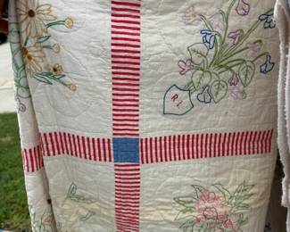 2nd state flower quilt. Vintage handstitched. 