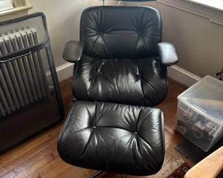 Mid-century Plycraft Eames-style lounge chair with ottoman, in Rosewood