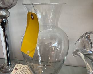Hourglass shapes glass vase 