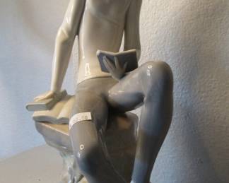 LLadro sculpture