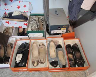 Shoes - size 6 mostly