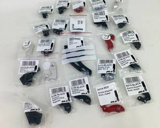 More than 20 Pilo derailleurs including: (3) D11, (3) D101, (3) D198 and more. See photos for more details. Shipping-YES