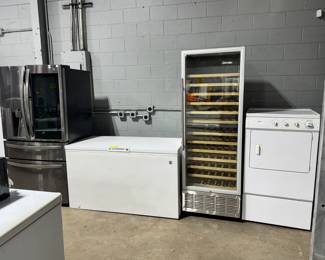 Refrigerators, Freezers and Wine Coolers Orlando Estate Auction