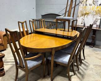 Dining Table and Chairs Orlando Estate Auction