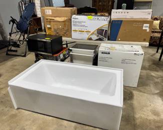 Tub, Toilet and Microwaves Orlando Estate Auction