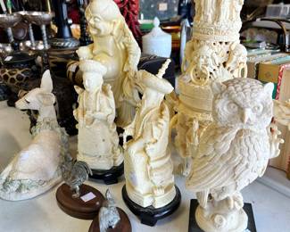Figurines.  Asian decor.