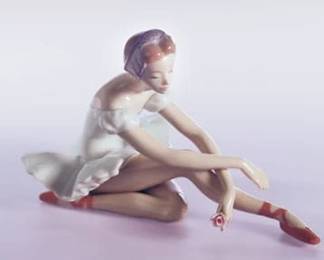 LLADRO #5919 ROSE BALLET