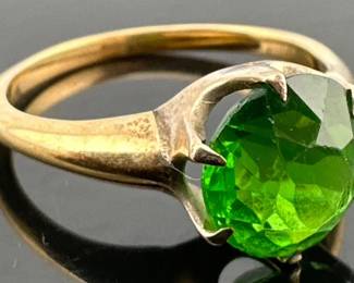 10kt gold ring with green glass stone