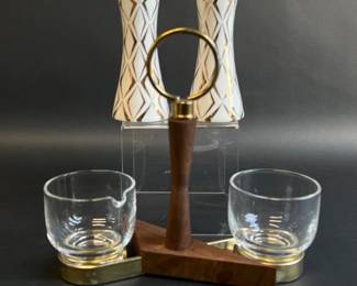MCM condiment set with salt/peppers