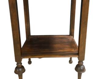 2491 - Vintage William & Mary Side Table 30 x 20 x 18
