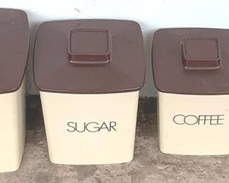 931x - Plastic Canister Set with Lids
