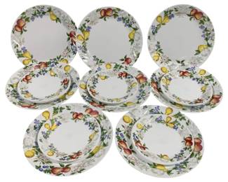 1060 - 16 Corelle Plates 7.25" & 10"
