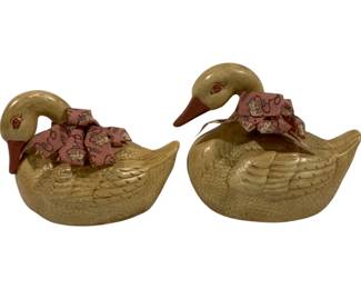 510 - Pair Ceramic Swans 9.5 x 10.5
