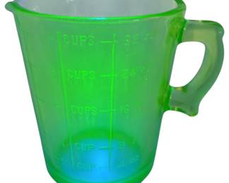 3254 - Uranium Glass Beaker 6"
