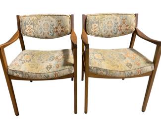 2513 - Pair Gunlocke Upholstered Arm Chairs 31 x 23 x 23
