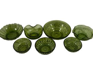 982 - 7 Pieces Vintage Avocado Glassware
