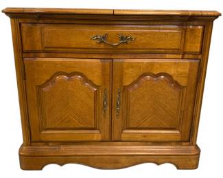 2052 - Flip Top Double Door Server 32 x 38 x 20
