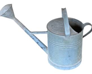 1583 - Watering Can 14 x 19 x 26
