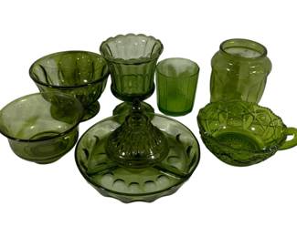 992 - Assorted Vintage Green Glassware
