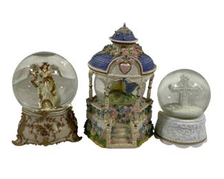 247 - 3 Snowglobes 6", 7" & 9"
