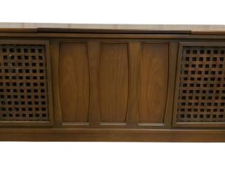 2019 - Penncrest Stereophonic Stereo Console High Fidelity 28 x 54 x 13 used, tested and works!
