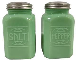 2223 - Jadeite Salt & Pepper Shakers 5 x 2.5 x 2.5
