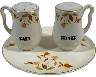 1078 - Hall Jewel Tea Shakers & Tray
