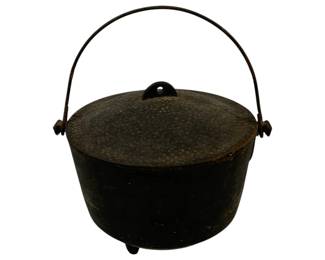 1370 - Cast Iron Pot w/ Lid 10 x 11
