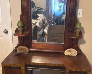 635 Ornate Vanity