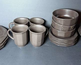 131 Pfaltzgraff Dish Set