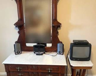 011 503 MarbleTop Bedroom Set