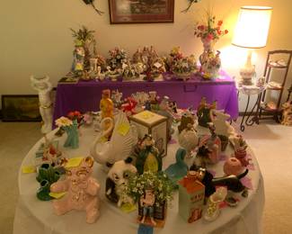Many porcelain pieces