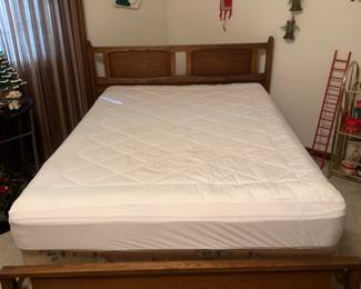 Full size bed mattress and box