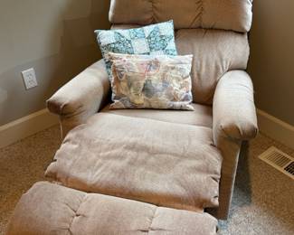 La-z-boy Tan Upholstered Recliner