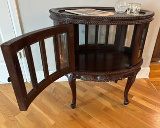 Queen Anne Style Mahogany Oval Vitrine