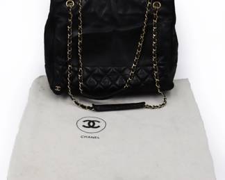 Lot 639 CHANEL