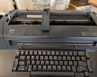 It Does Work no spare ribbon or correction ribbon